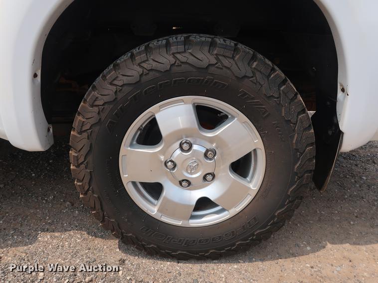 image for item DG4004 2011 Toyota Tundra Limited CrewMax pickup truck