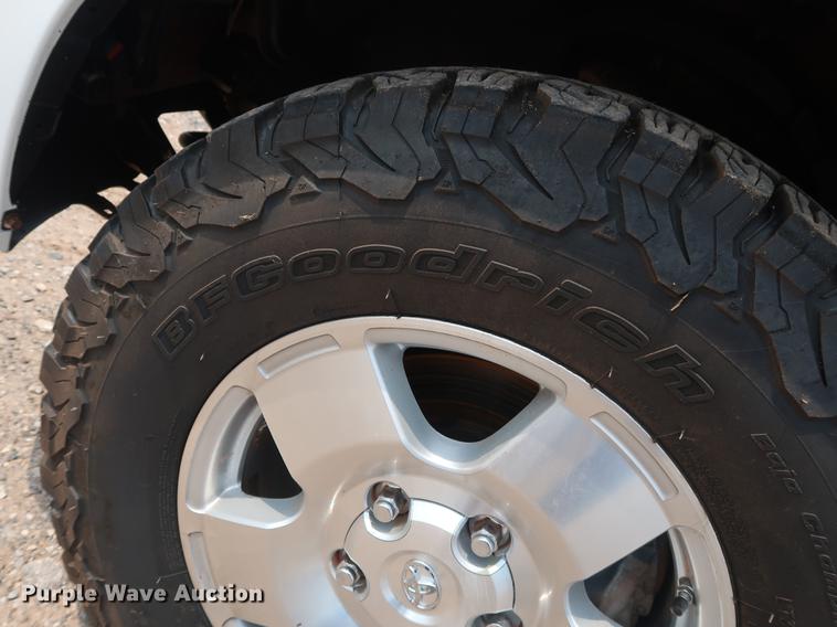 image for item DG4004 2011 Toyota Tundra Limited CrewMax pickup truck