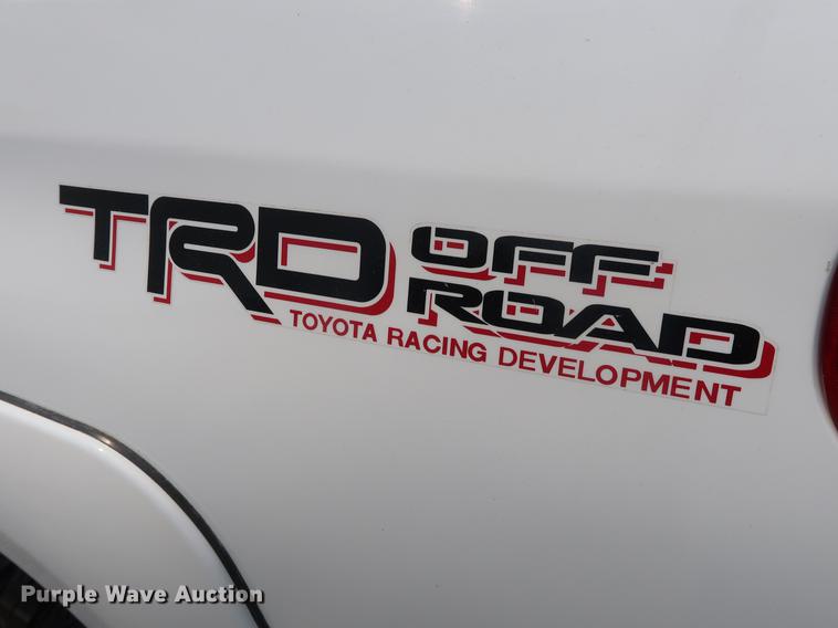 image for item DG4004 2011 Toyota Tundra Limited CrewMax pickup truck