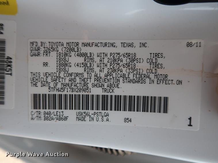 image for item DG4004 2011 Toyota Tundra Limited CrewMax pickup truck