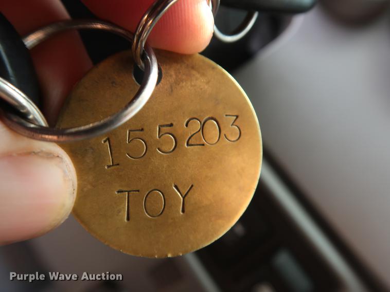 image for item DG4004 2011 Toyota Tundra Limited CrewMax pickup truck