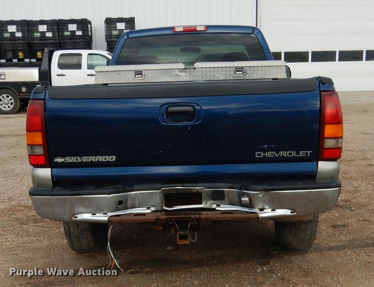 image for item DG5794 2000 Chevrolet Silverado 2500 pickup truck