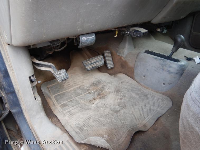 image for item DG5794 2000 Chevrolet Silverado 2500 pickup truck