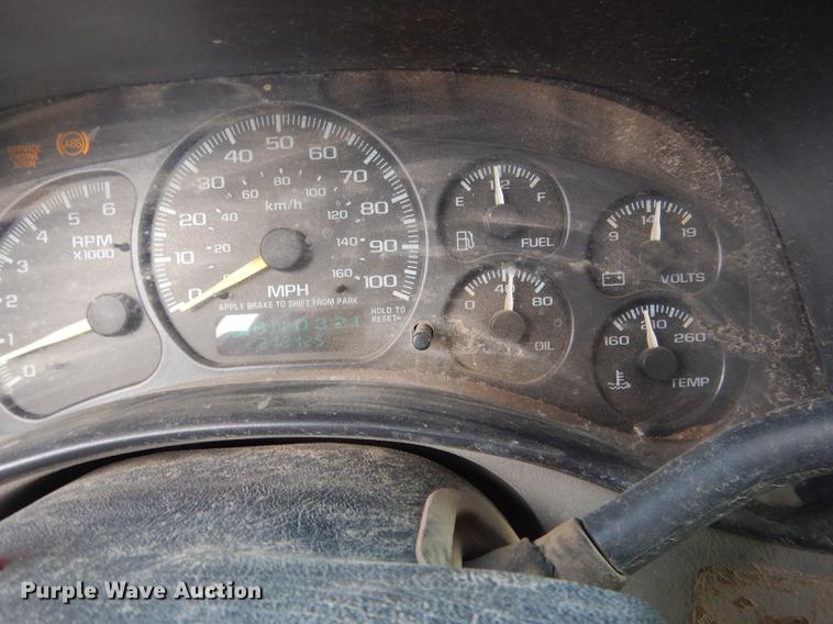 image for item DG5794 2000 Chevrolet Silverado 2500 pickup truck