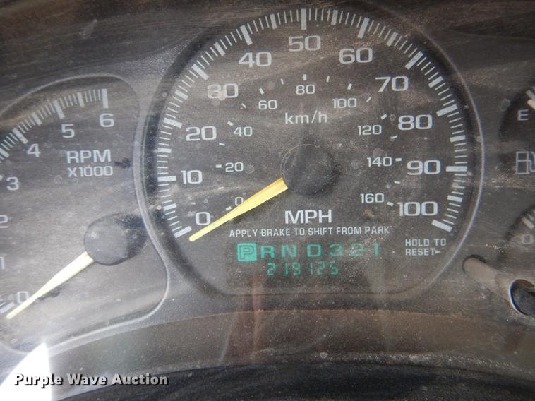 image for item DG5794 2000 Chevrolet Silverado 2500 pickup truck