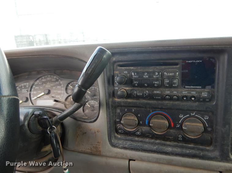 image for item DG5794 2000 Chevrolet Silverado 2500 pickup truck