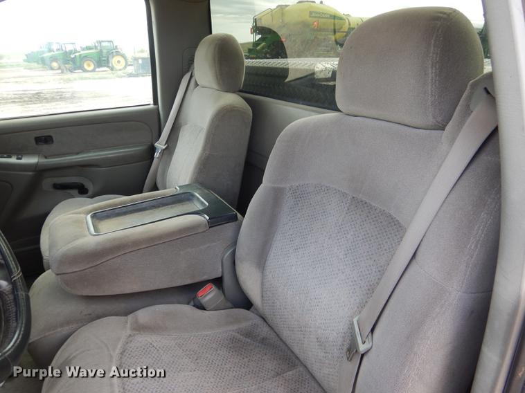 image for item DG5794 2000 Chevrolet Silverado 2500 pickup truck