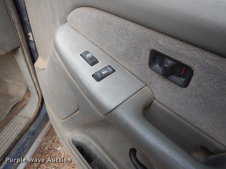 image for item DG5794 2000 Chevrolet Silverado 2500 pickup truck