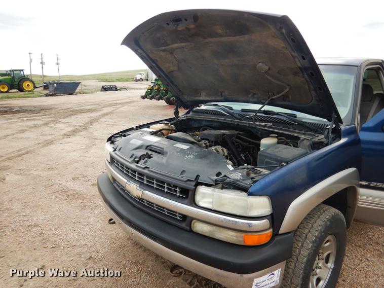 image for item DG5794 2000 Chevrolet Silverado 2500 pickup truck