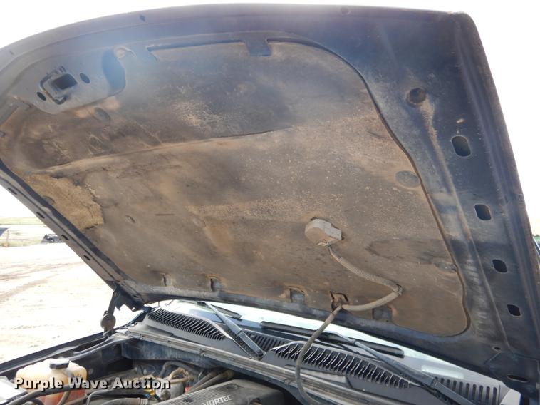 image for item DG5794 2000 Chevrolet Silverado 2500 pickup truck