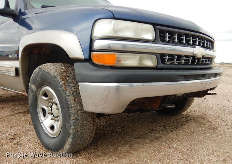 image for item DG5794 2000 Chevrolet Silverado 2500 pickup truck