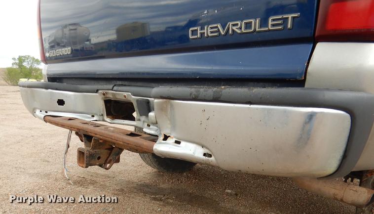 image for item DG5794 2000 Chevrolet Silverado 2500 pickup truck