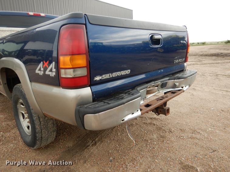 image for item DG5794 2000 Chevrolet Silverado 2500 pickup truck