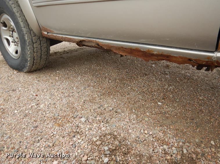 image for item DG5794 2000 Chevrolet Silverado 2500 pickup truck