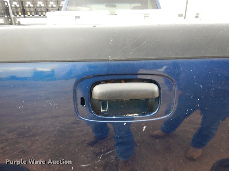 image for item DG5794 2000 Chevrolet Silverado 2500 pickup truck