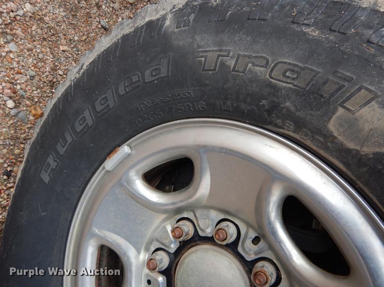 image for item DG5794 2000 Chevrolet Silverado 2500 pickup truck