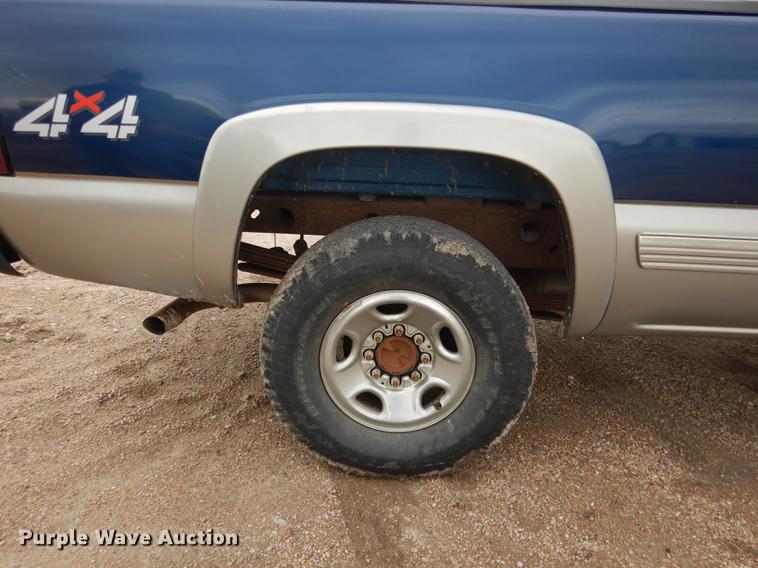 image for item DG5794 2000 Chevrolet Silverado 2500 pickup truck