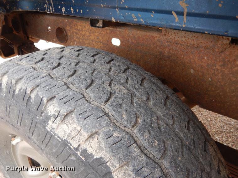 image for item DG5794 2000 Chevrolet Silverado 2500 pickup truck