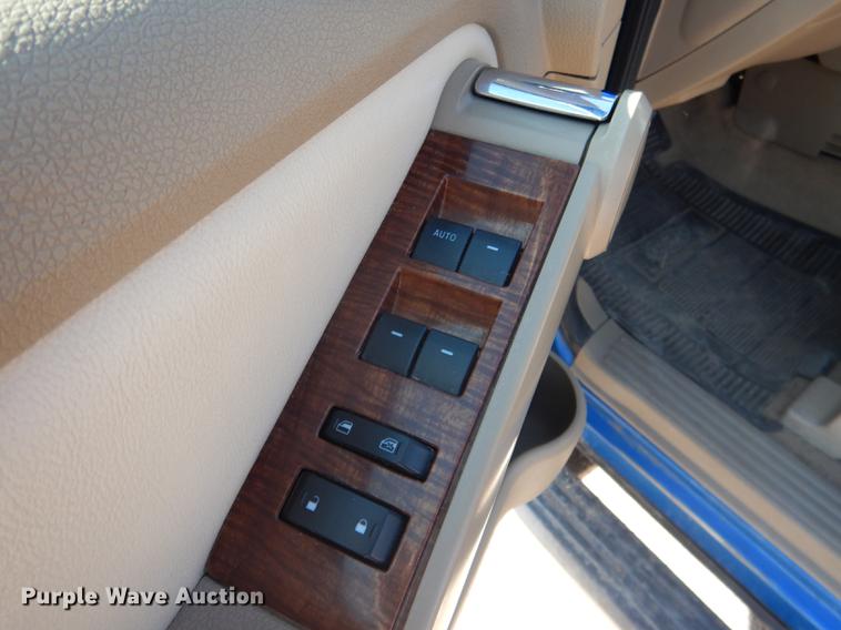 image for item DG5799 2010 Ford Explorer Eddie Bauer SUV