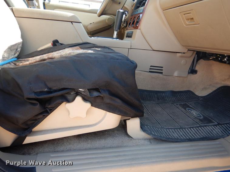 image for item DG5799 2010 Ford Explorer Eddie Bauer SUV