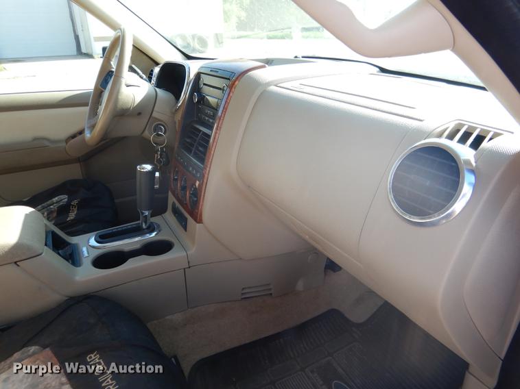 image for item DG5799 2010 Ford Explorer Eddie Bauer SUV