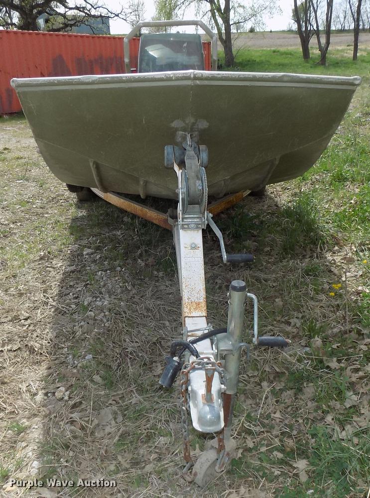 image for item DZ9681 1994 OMC Roughneck 1960H aluminum boat