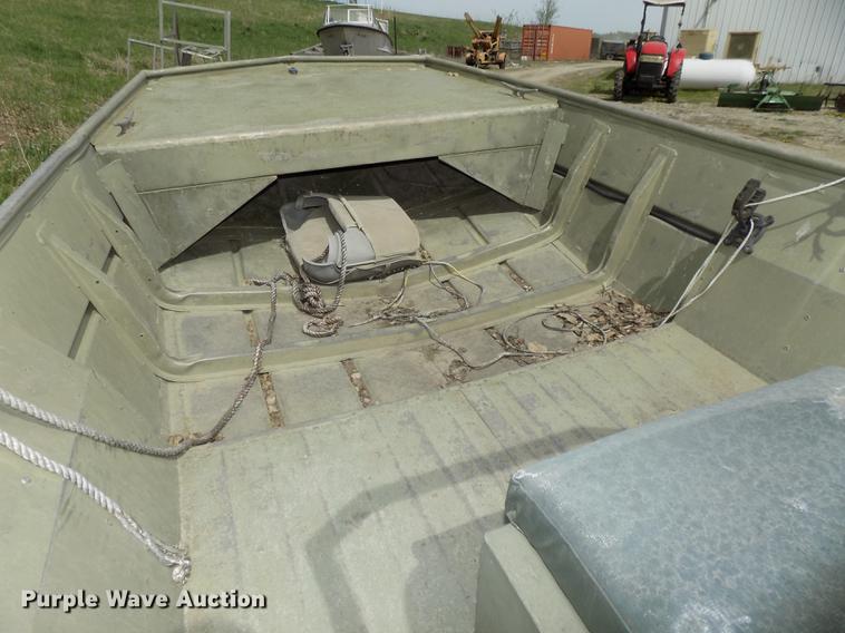 image for item DZ9681 1994 OMC Roughneck 1960H aluminum boat