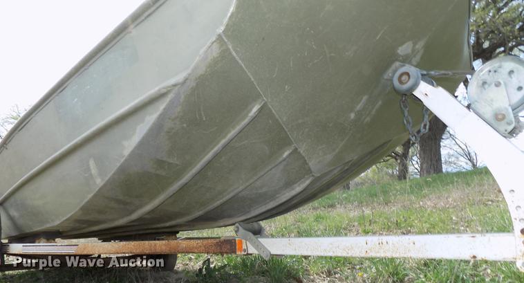 image for item DZ9681 1994 OMC Roughneck 1960H aluminum boat