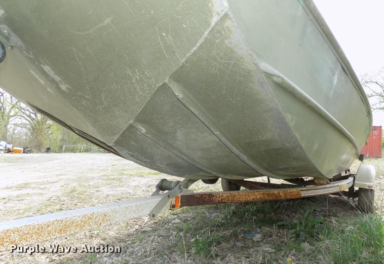 image for item DZ9681 1994 OMC Roughneck 1960H aluminum boat