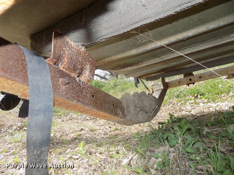 image for item DZ9681 1994 OMC Roughneck 1960H aluminum boat