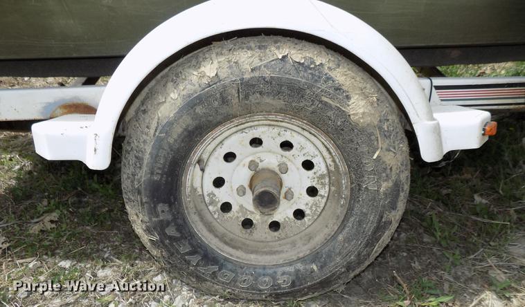 image for item DZ9681 1994 OMC Roughneck 1960H aluminum boat