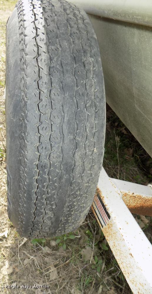 image for item DZ9681 1994 OMC Roughneck 1960H aluminum boat