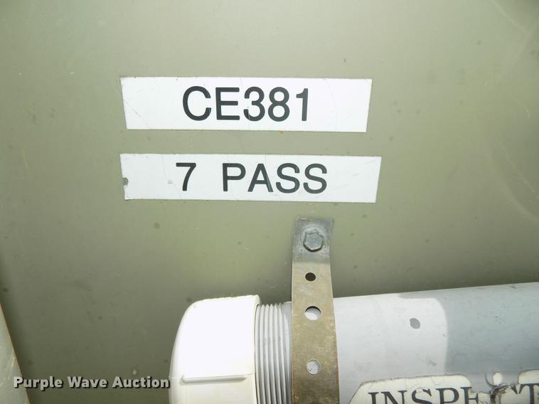 image for item DZ9681 1994 OMC Roughneck 1960H aluminum boat