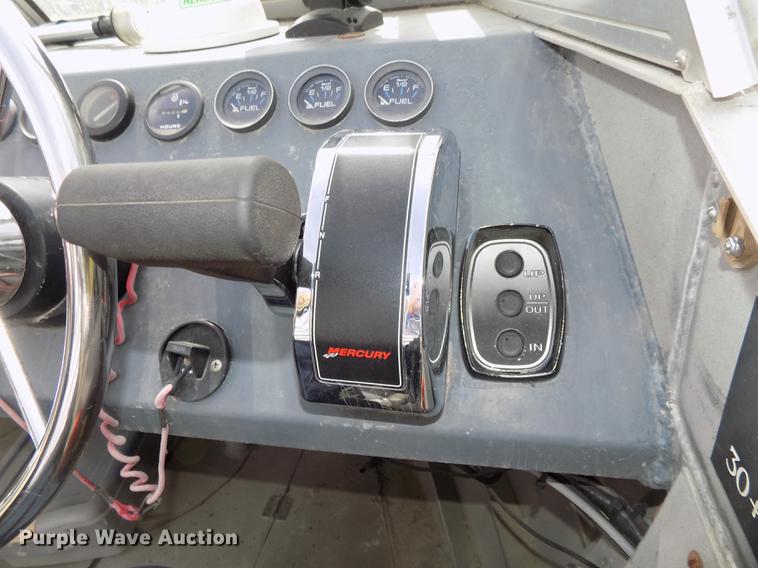 image for item DZ9682 2004 Seamark Kenosha boat