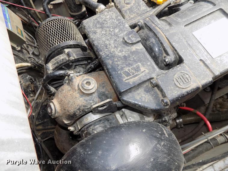 image for item DZ9682 2004 Seamark Kenosha boat