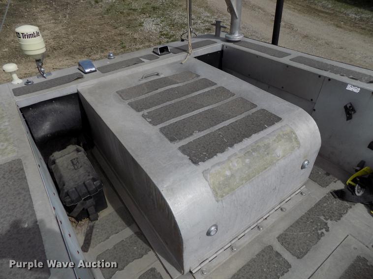 image for item DZ9682 2004 Seamark Kenosha boat