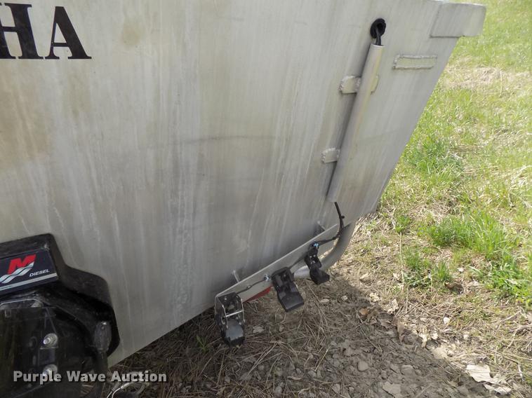 image for item DZ9682 2004 Seamark Kenosha boat