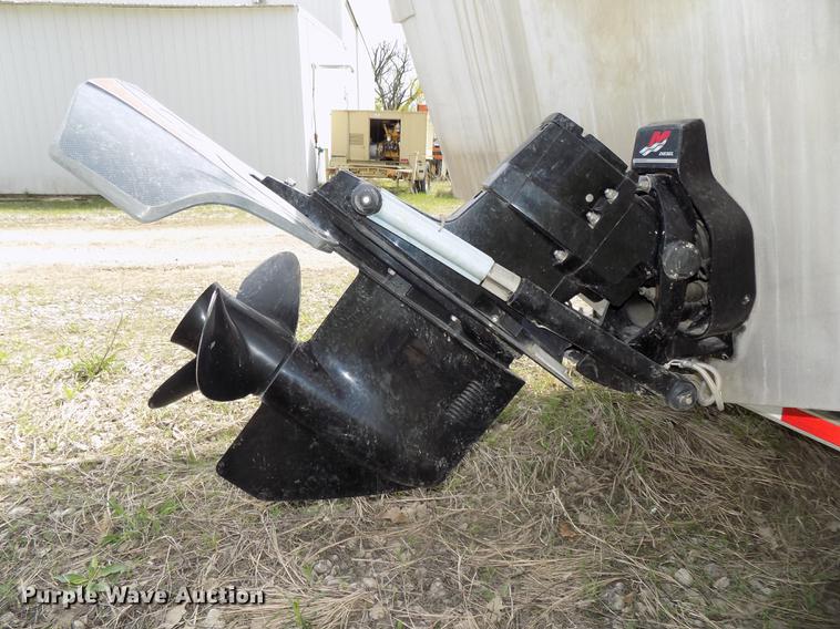 image for item DZ9682 2004 Seamark Kenosha boat