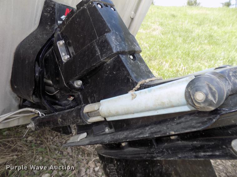 image for item DZ9682 2004 Seamark Kenosha boat