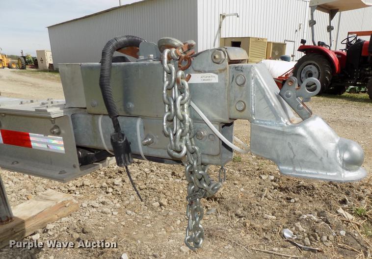 image for item DZ9682 2004 Seamark Kenosha boat