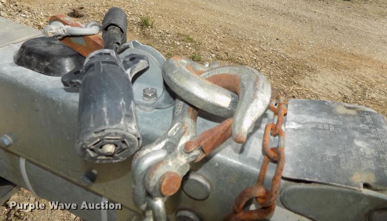 image for item DZ9682 2004 Seamark Kenosha boat