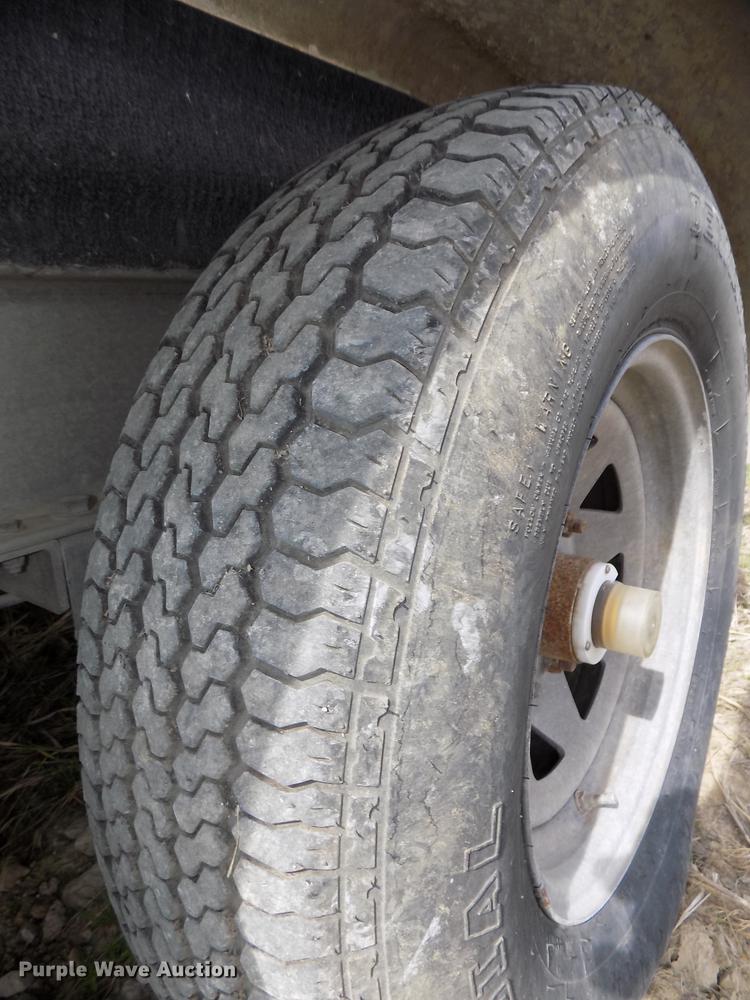 image for item DZ9682 2004 Seamark Kenosha boat