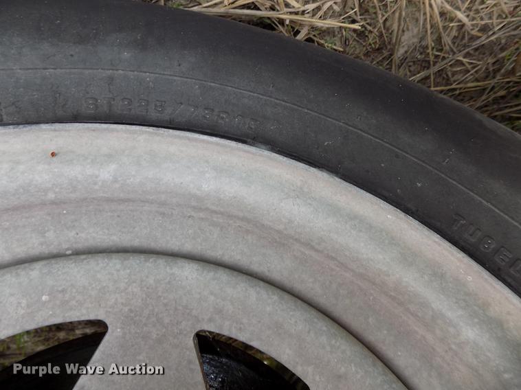 image for item DZ9682 2004 Seamark Kenosha boat