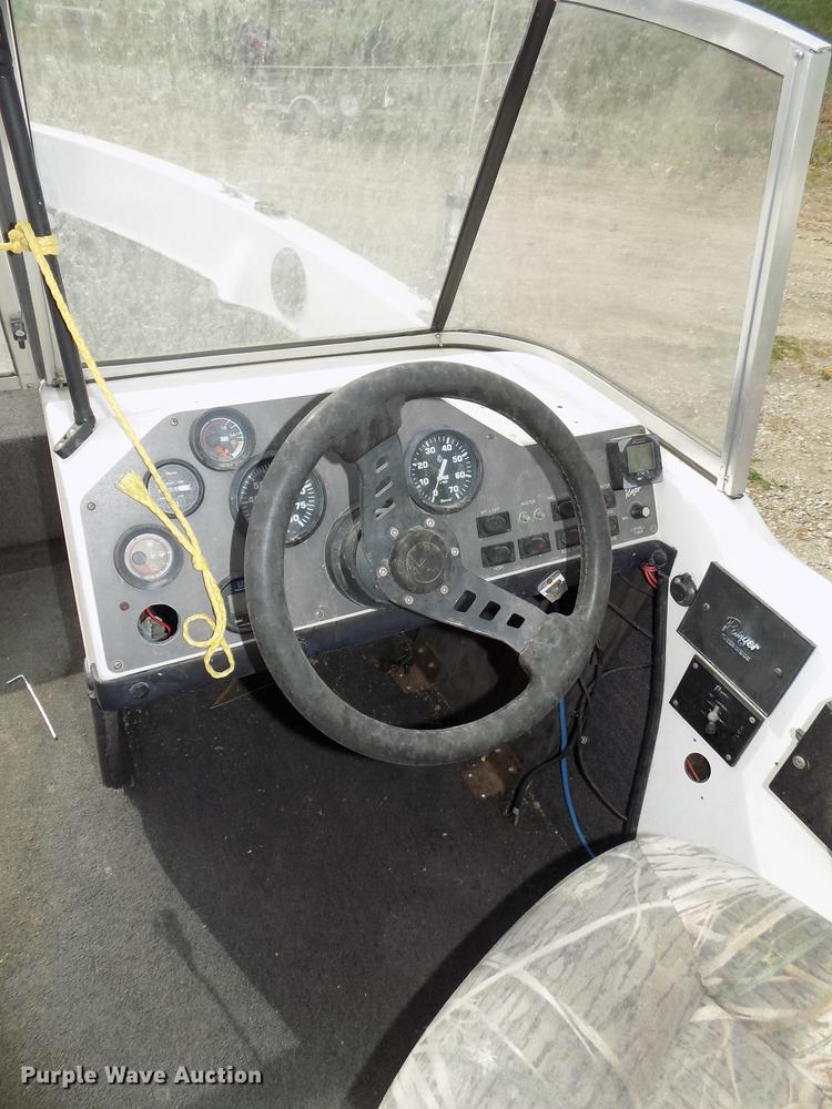 image for item DZ9683 1992 Ranger boat