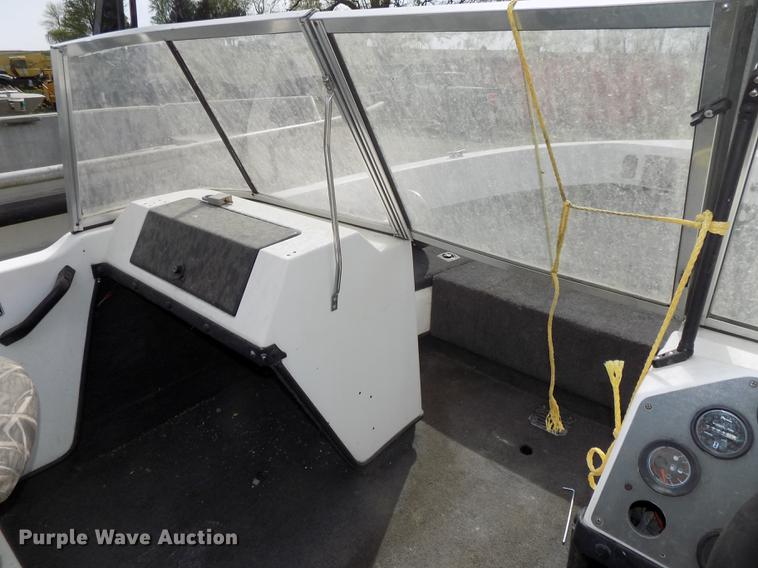 image for item DZ9683 1992 Ranger boat