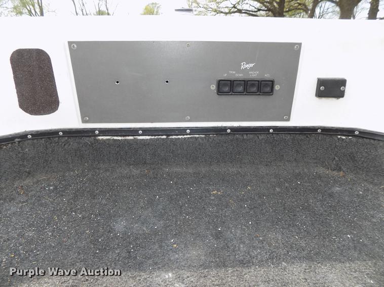 image for item DZ9683 1992 Ranger boat