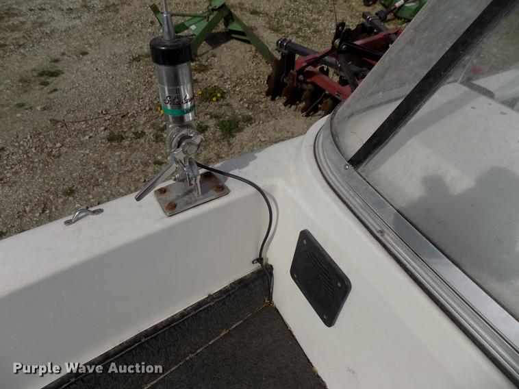 image for item DZ9683 1992 Ranger boat