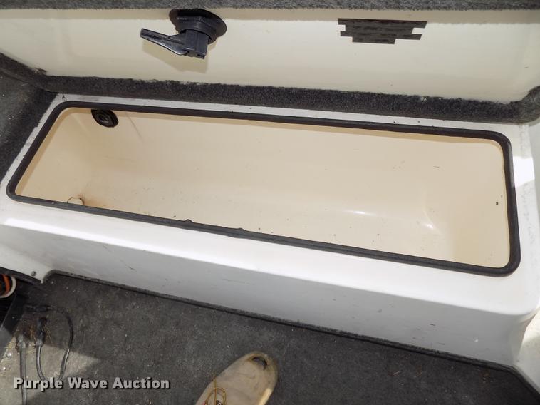 image for item DZ9683 1992 Ranger boat