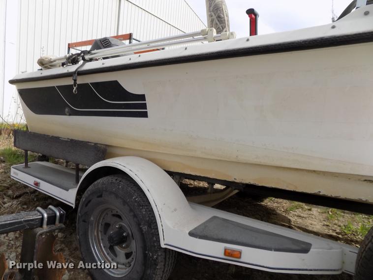 image for item DZ9683 1992 Ranger boat