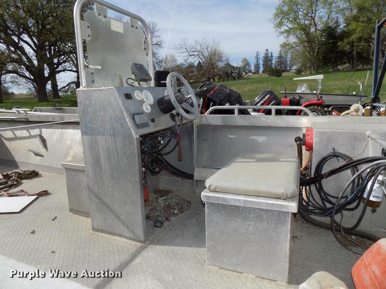 image for item DZ9685 2006 Lifetyme boat